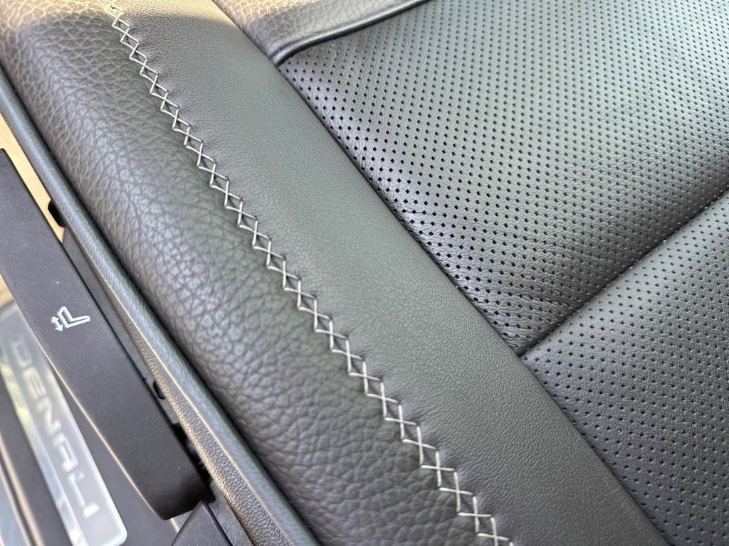 2021 Gmc Yukon Denali photo 14