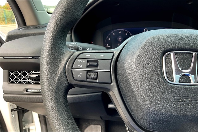 2025 Honda Accord LX photo 17