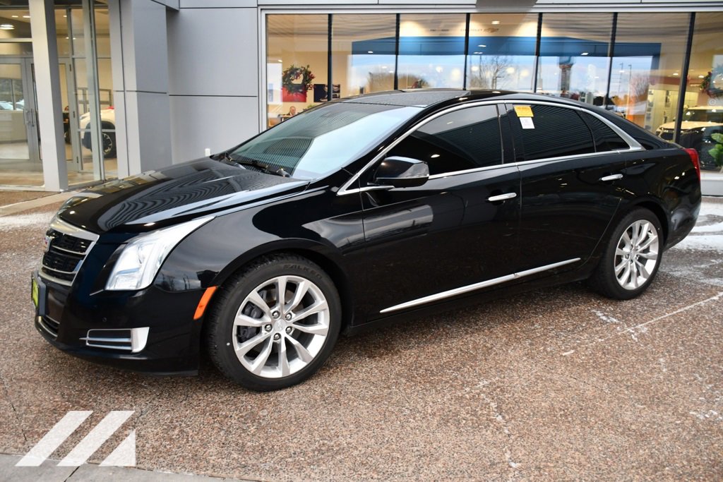 2016 Cadillac XTS Luxury photo 2