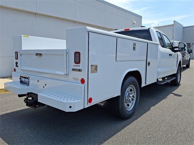 2025 Ford F-350 photo 5