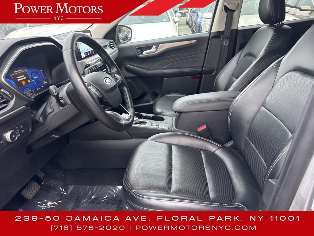 2021 Ford Escape Titanium photo 28
