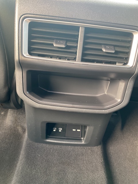 2024 Volkswagen Atlas Cross Sport SE Technology photo 31