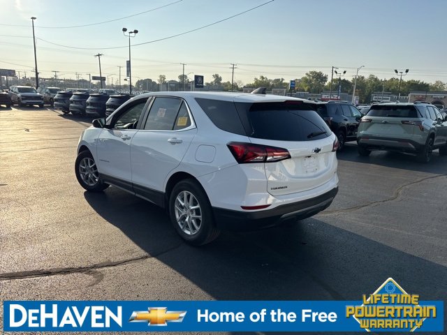 2024 Chevrolet Equinox LT photo 2