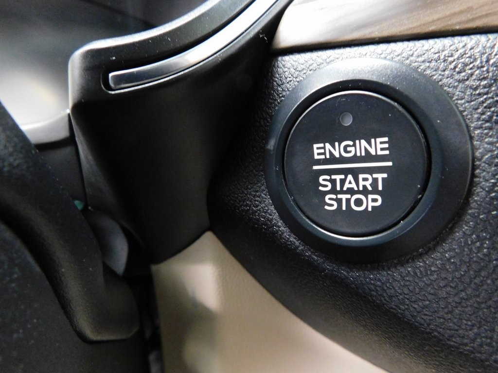 2020 Ford Escape Titanium photo 23