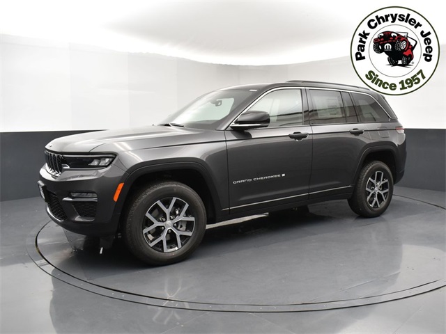 2025 Jeep Grand Cherokee Limited photo 3