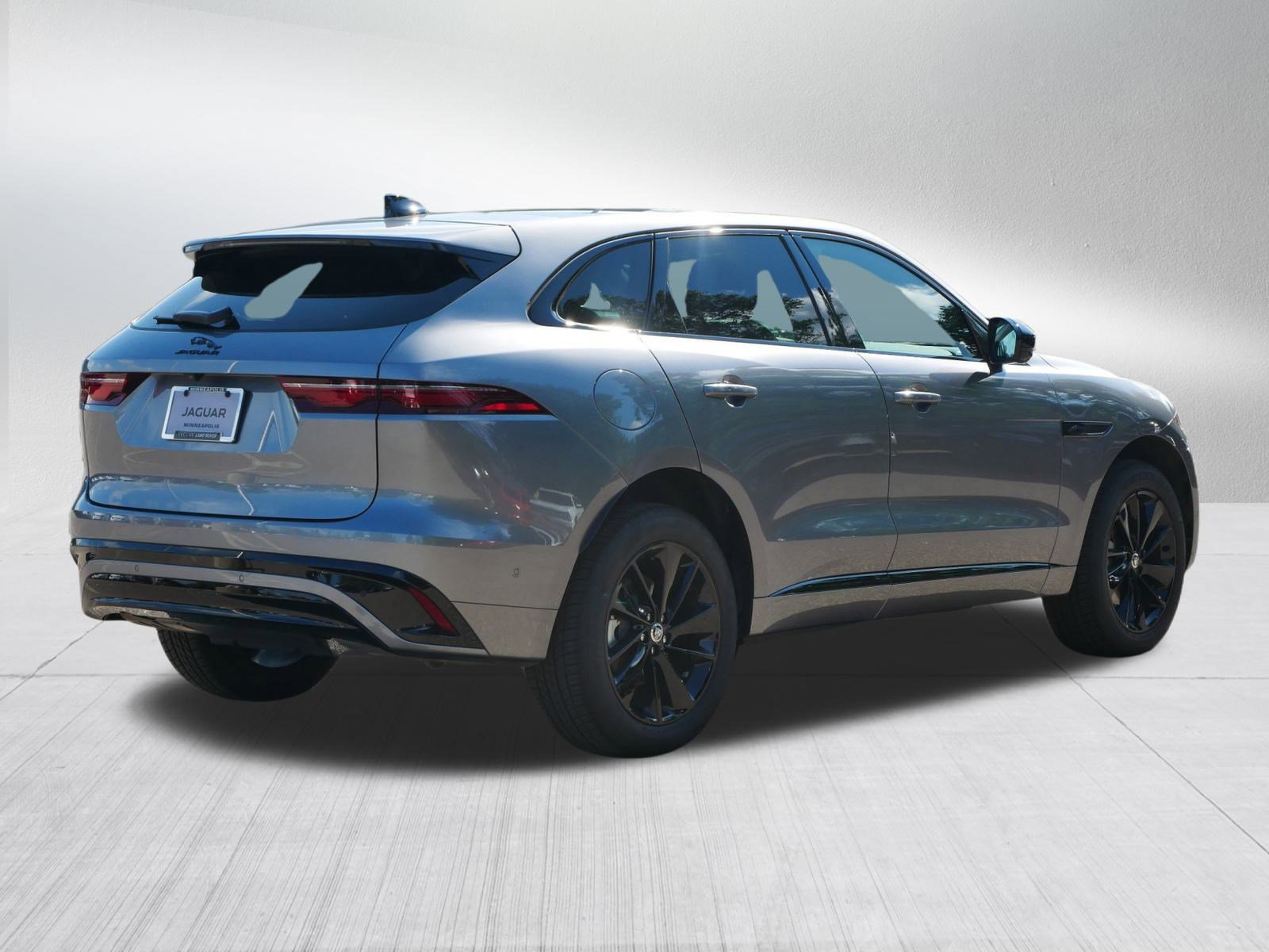 2025 Jaguar F-PACE P250 R-Dynamic S photo 4