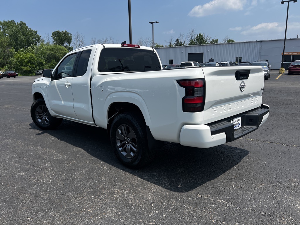 2025 Nissan Frontier SV photo 3