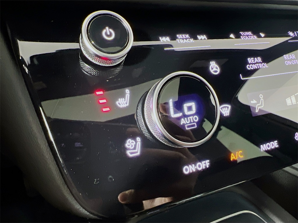 2025 Infiniti QX60 Luxe photo 17