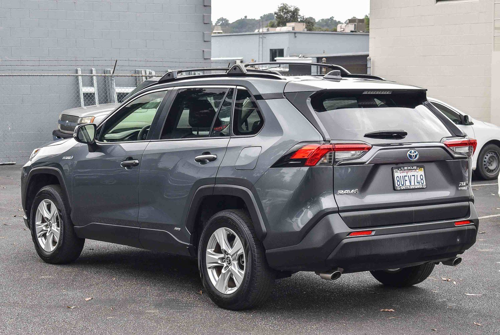 2021 Toyota RAV4 XLE photo 3