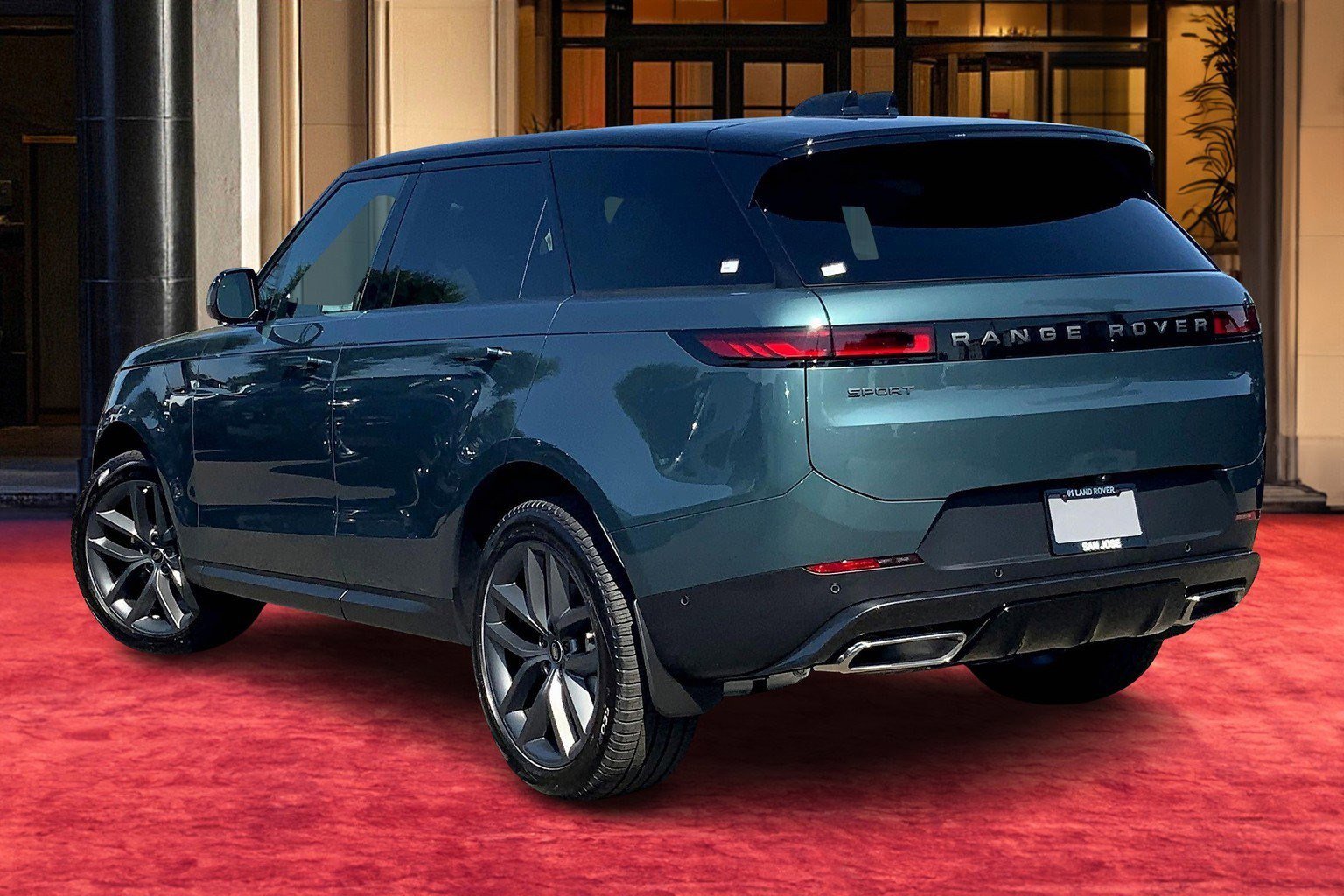 2025 Land Rover Range Rover Sport P360 SE photo 3