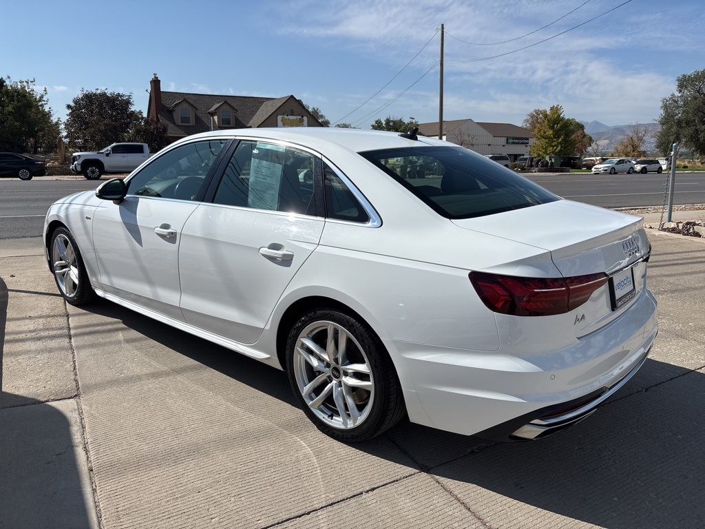 2022 Audi A4 45 S line Premium Plus photo 5