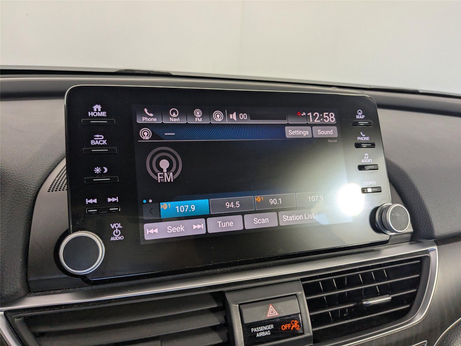 2018 Honda Accord Touring photo 16