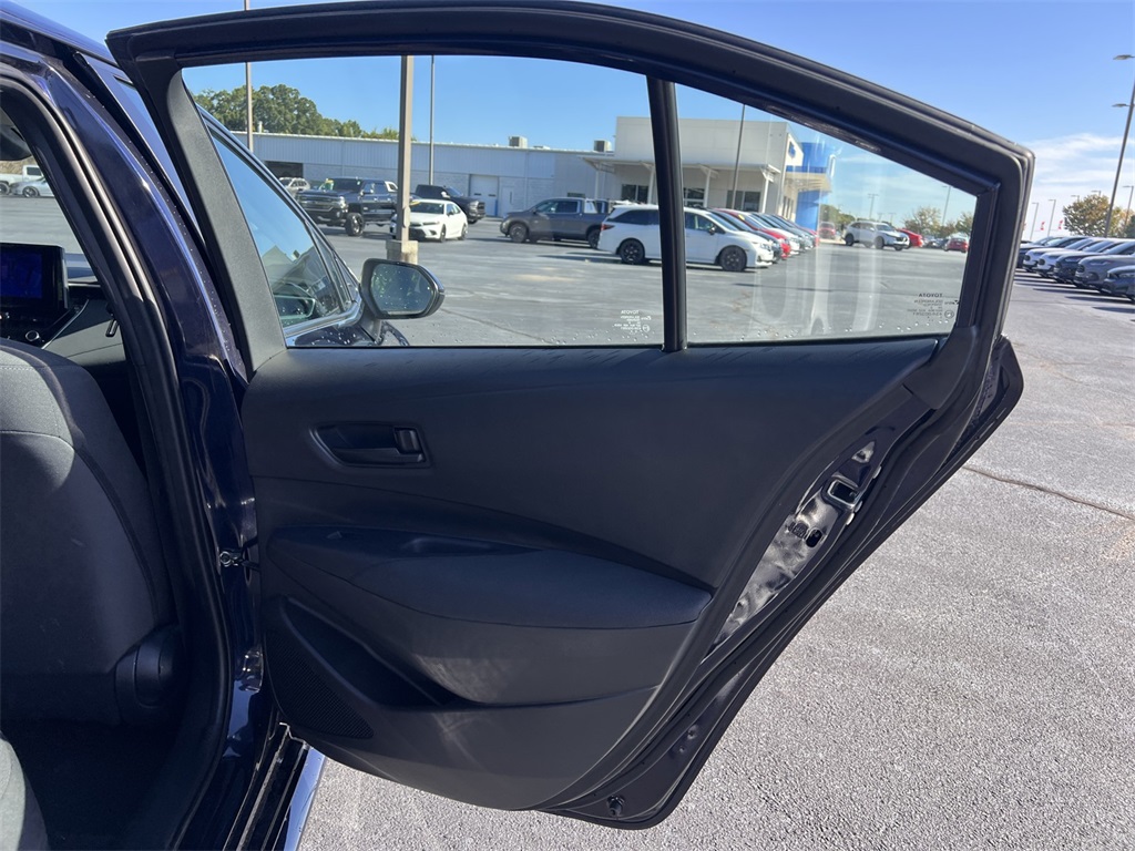 2023 Toyota Corolla LE photo 12