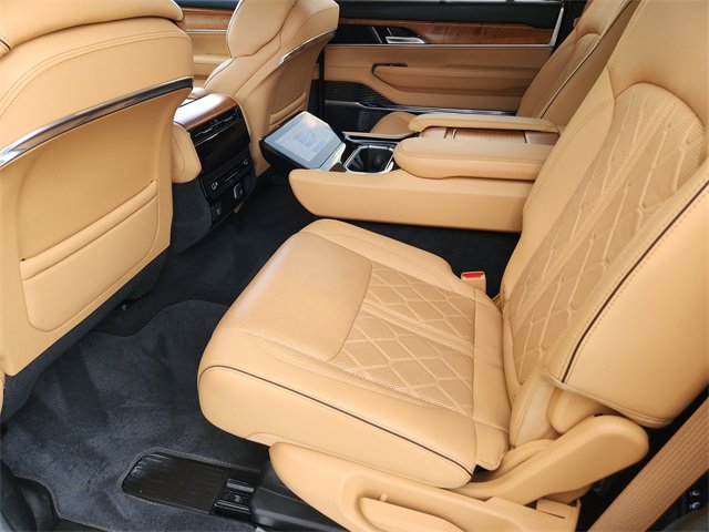 2023 Jeep Grand Wagoneer III photo 21
