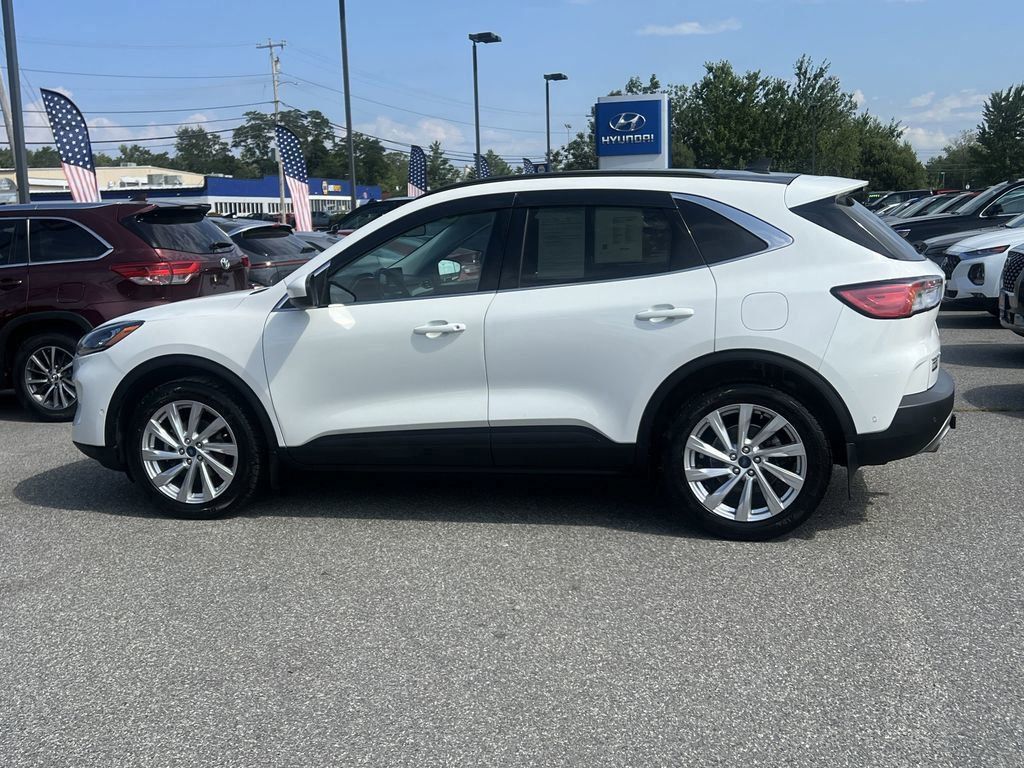 2021 Ford Escape Titanium Elite photo 3