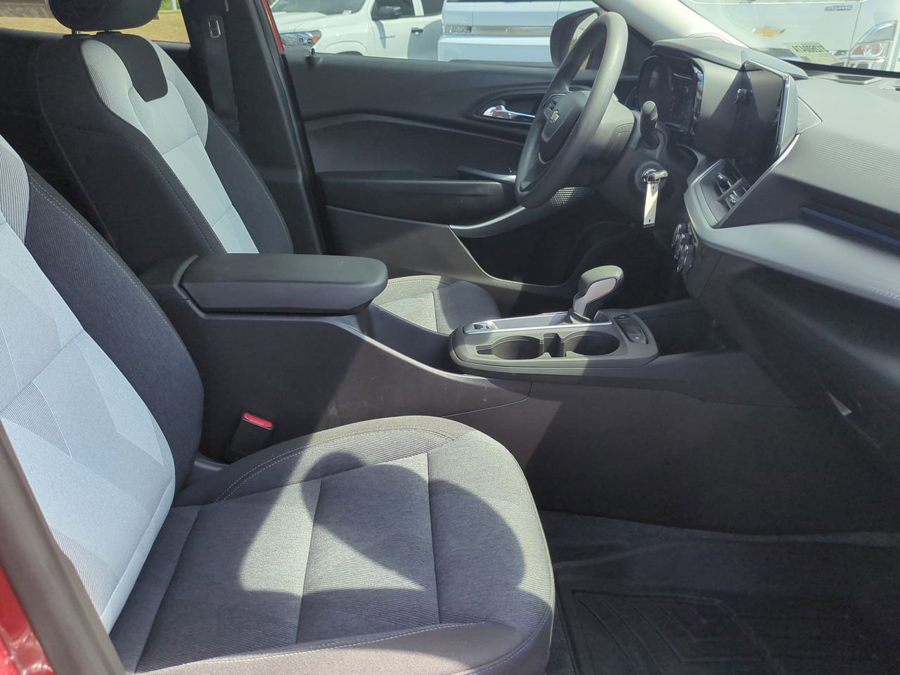 2024 Chevrolet Trax LS photo 22