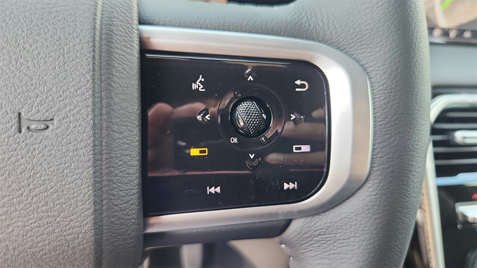 2025 Nissan Armada SL photo 24