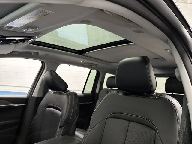 2023 Jeep Grand Cherokee 4xe photo 3