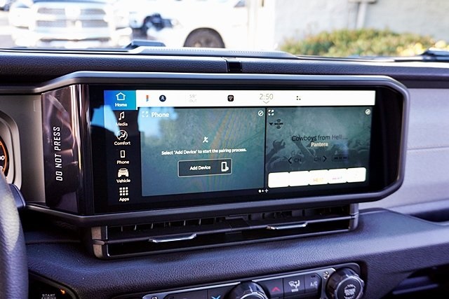 New 2026 Bright White Clear-Coat Exterior Paint Jeep Sport image 29