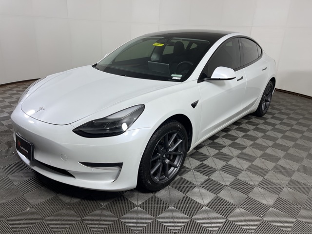 2021 Tesla Model 3 Standard Range Plus photo 3