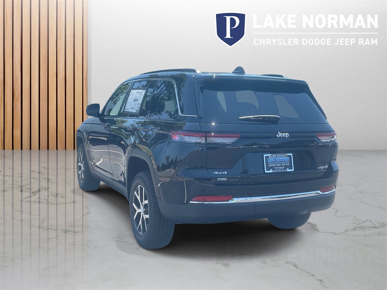 2025 Jeep Grand Cherokee Limited photo 3