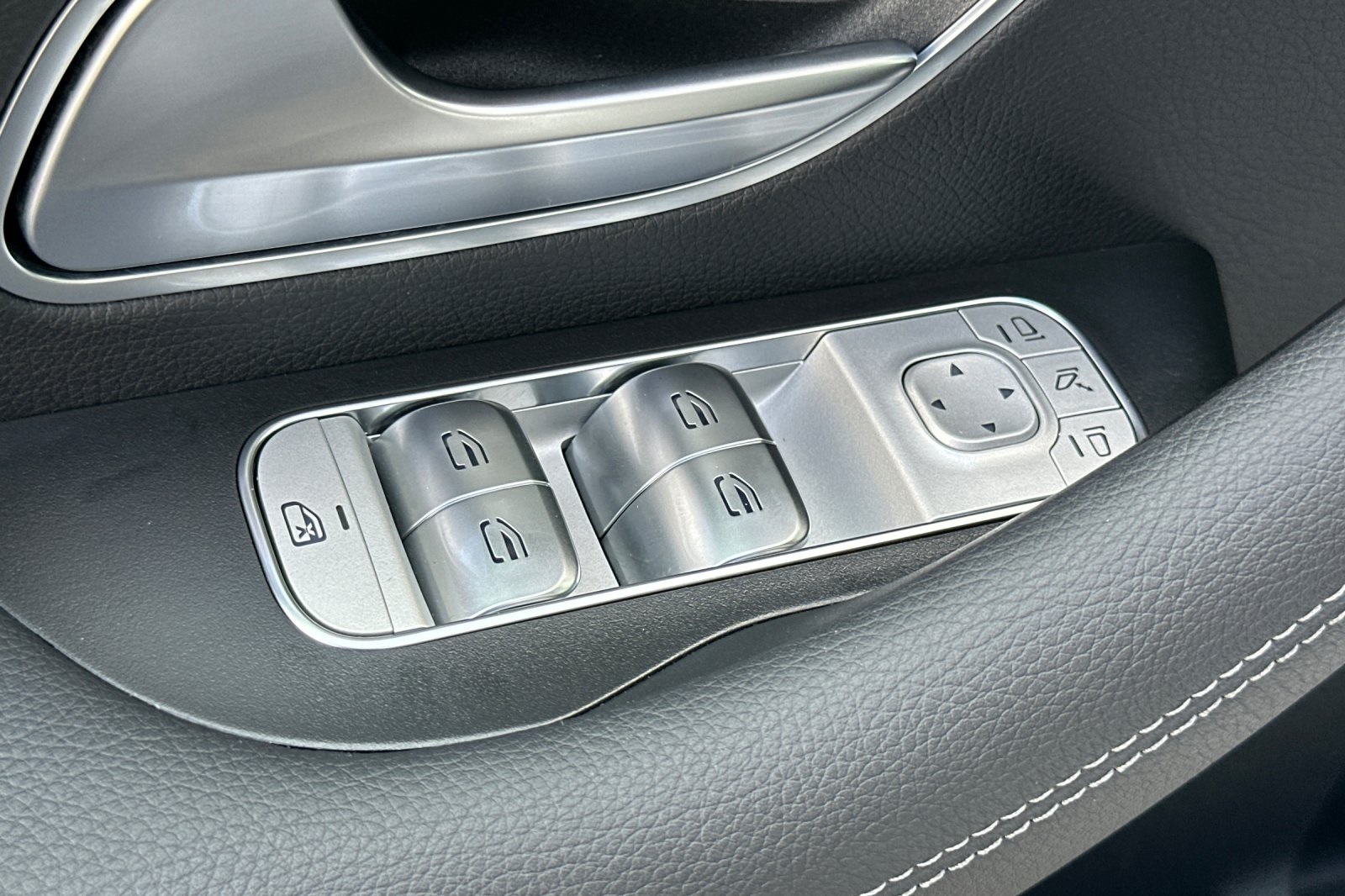 2024 Mercedes Benz GLE 450 4MATIC photo 12