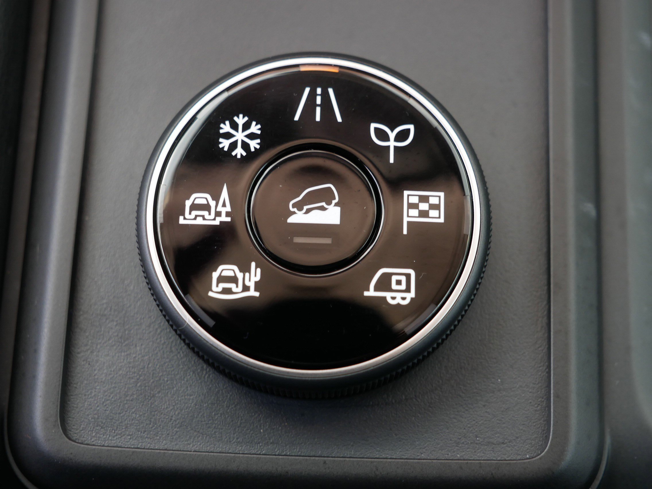 2024 Nissan Pathfinder S photo 26