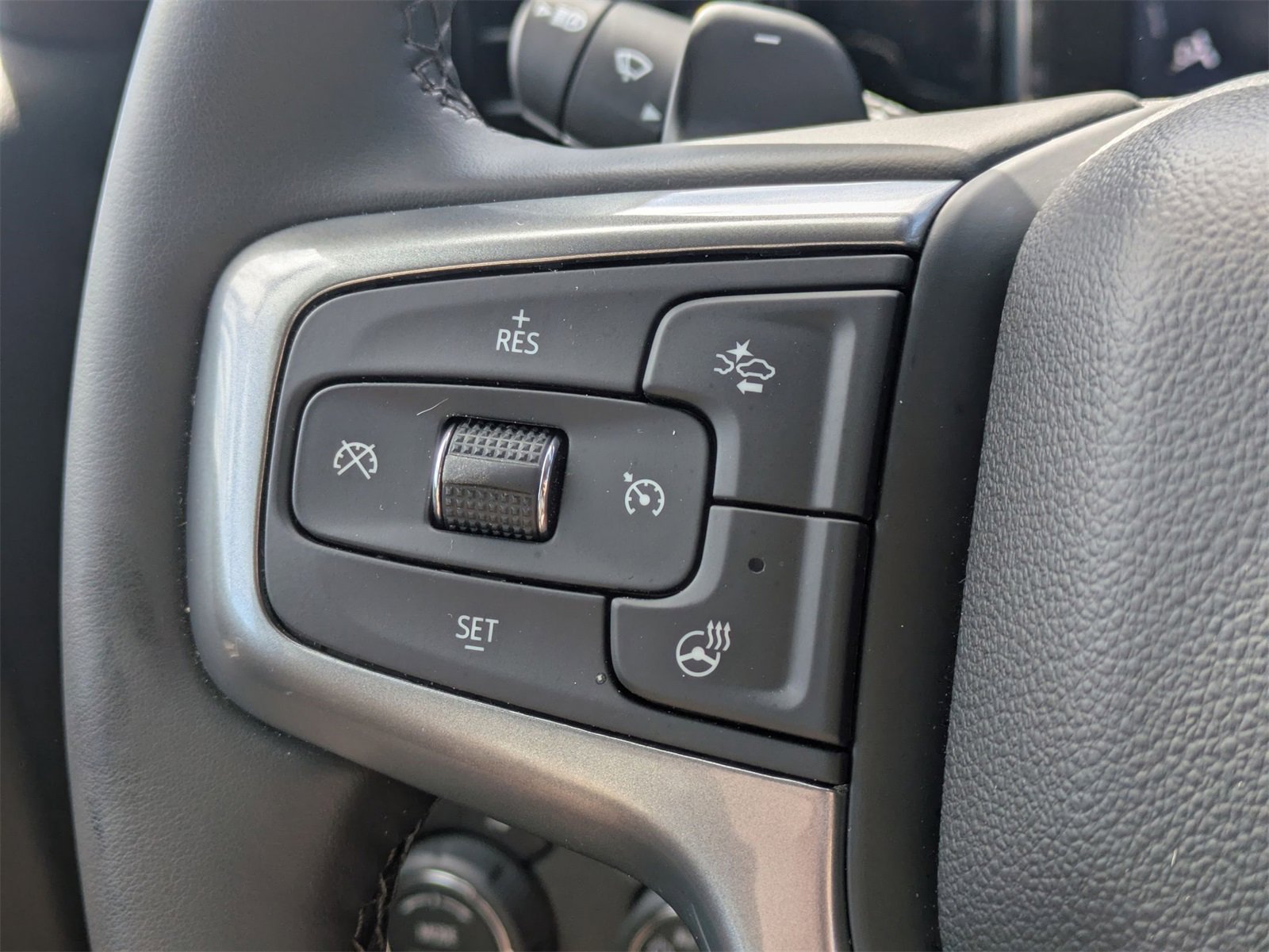 2025 Chevrolet Silverado 1500 LT photo 24