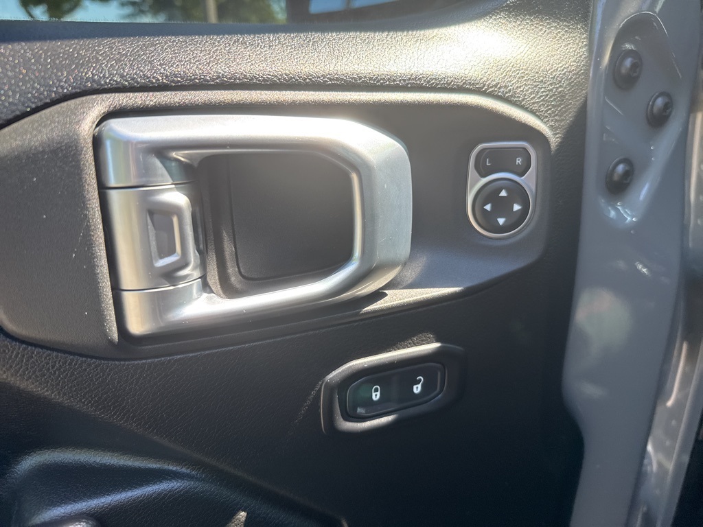 2022 Jeep Wrangler Unlimited Rubicon photo 13