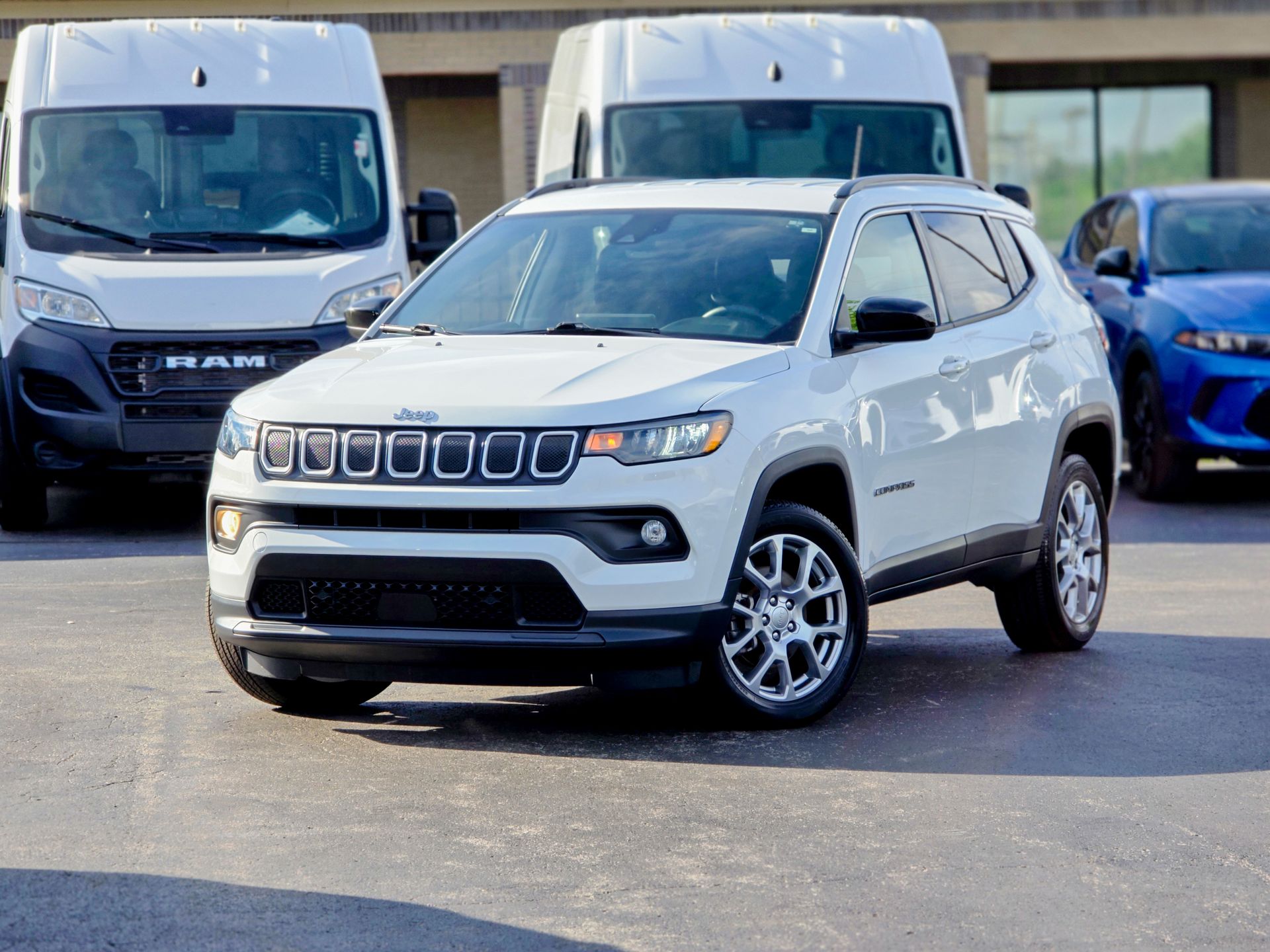 2022 Jeep Compass Latitude Lux photo 9