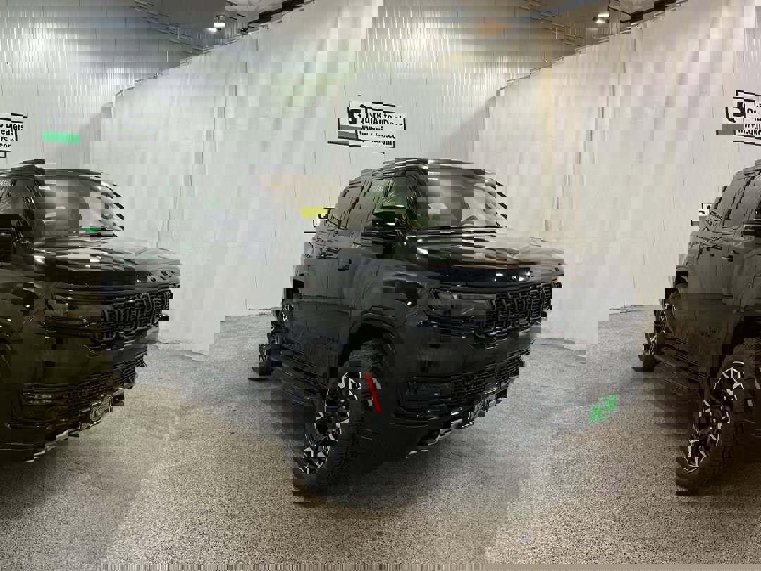 2025 Jeep Wagoneer Series II's photo