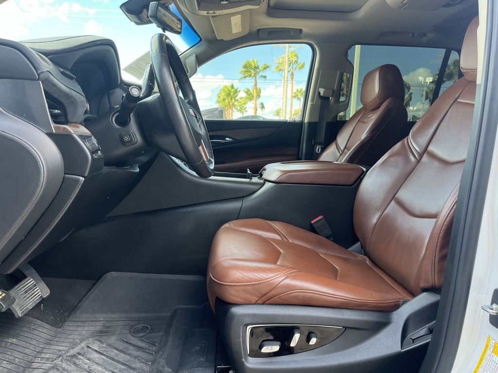 2018 Cadillac Escalade Luxury photo 15