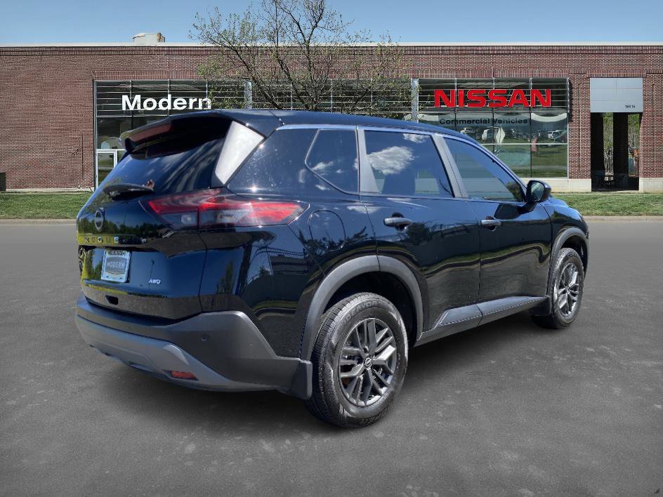 2023 Nissan Rogue S photo 2