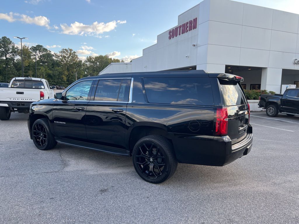 2019 Chevrolet Suburban LT photo 2