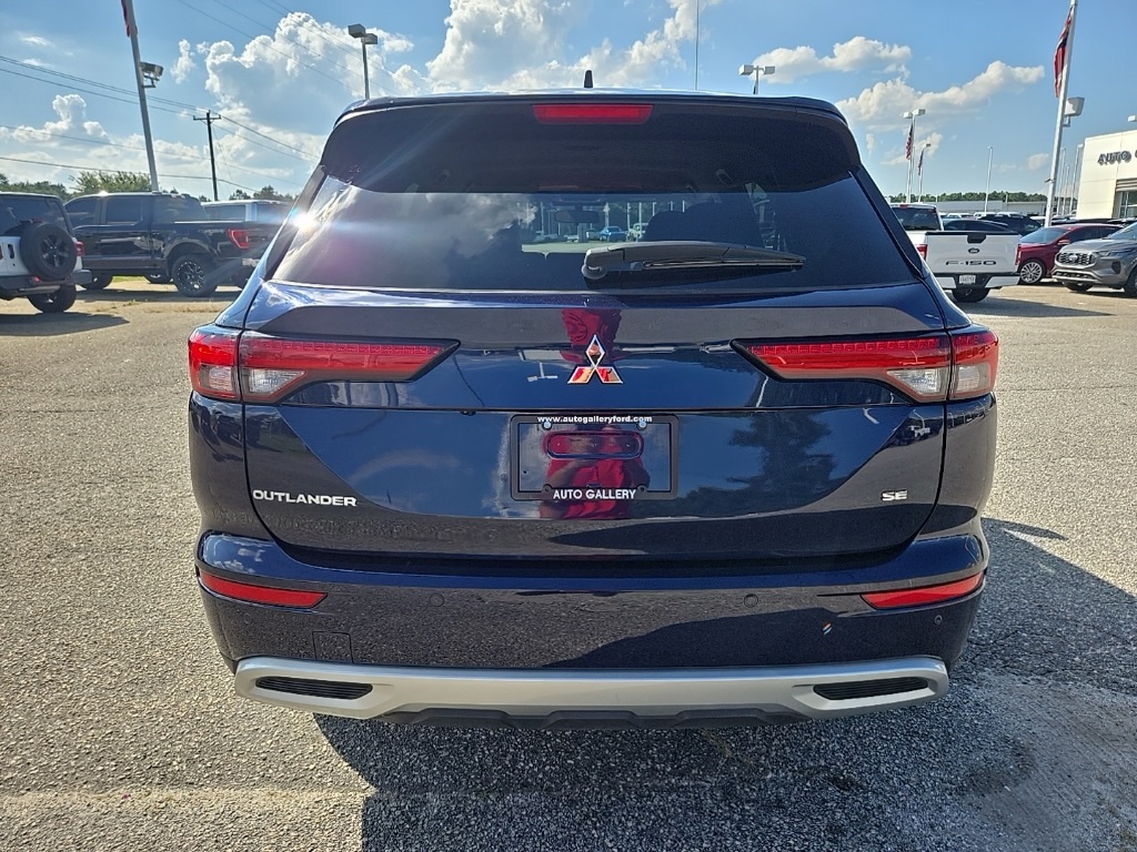 2024 Mitsubishi Outlander SE photo 6