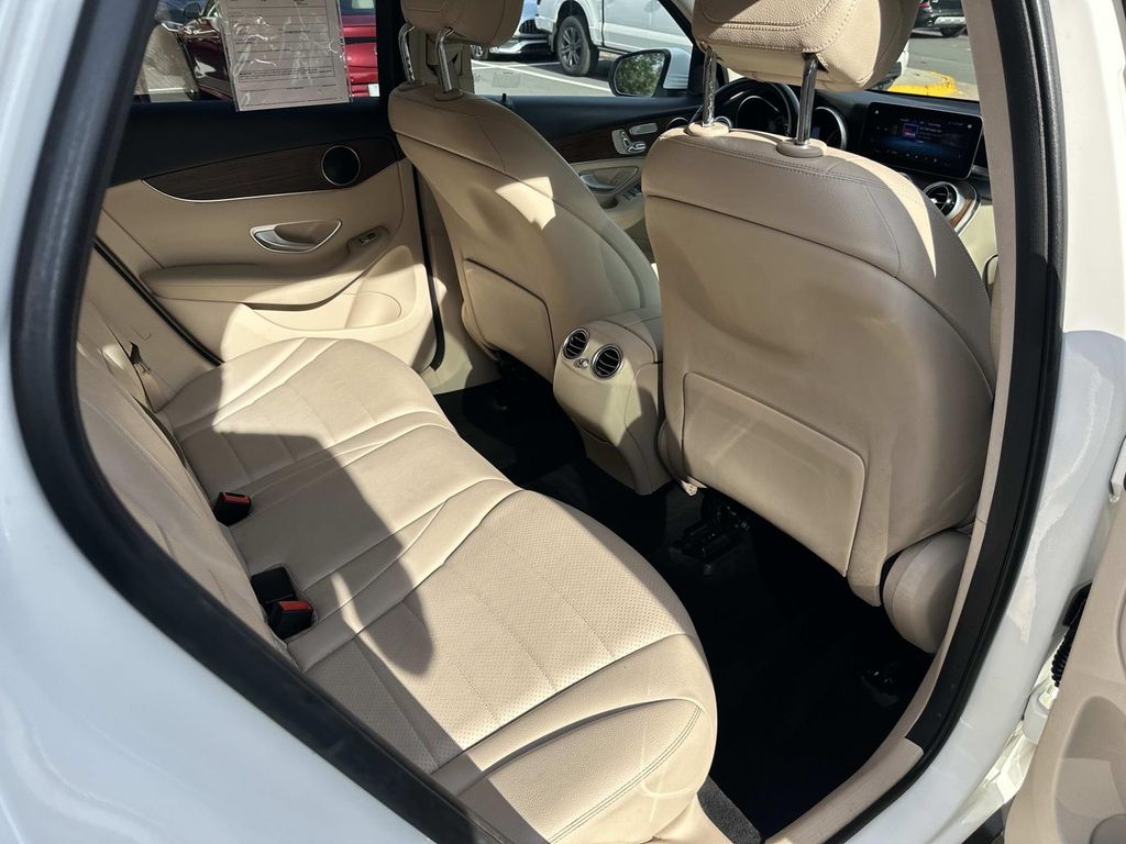 2022 Mercedes Benz GLC 300 4MATIC photo 23