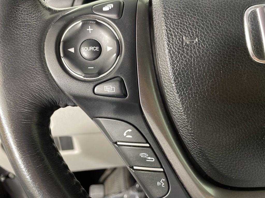 2017 Honda Pilot EX-L photo 26