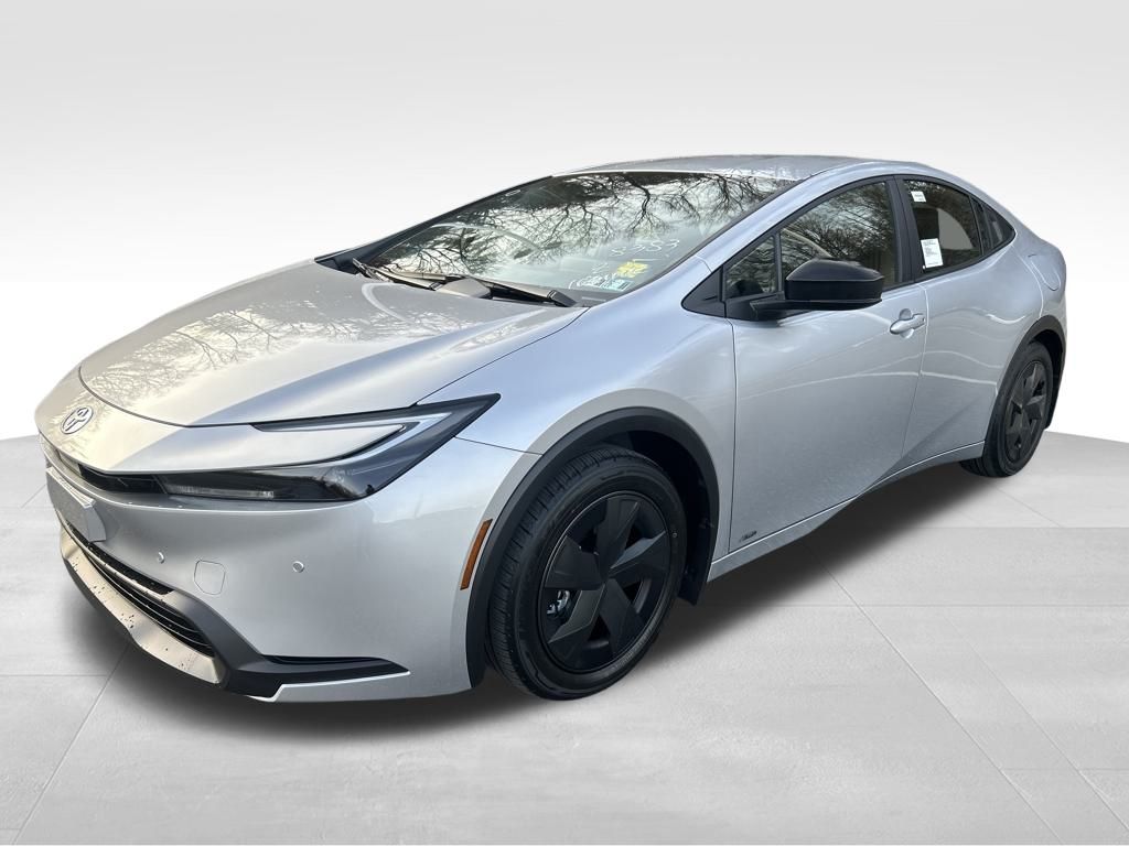 2026 Toyota Prius LE's photo