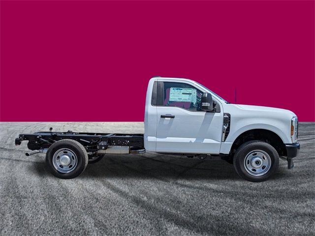 2025 Ford F-350 XL photo 3