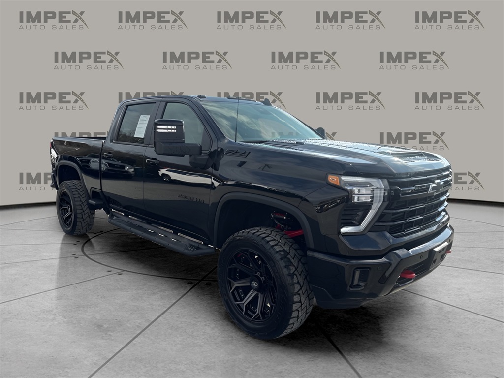 2025 Chevrolet Silverado 2500HD LT photo 4