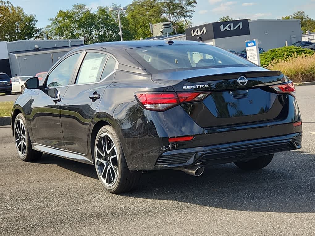 2025 Nissan Sentra SR photo 3