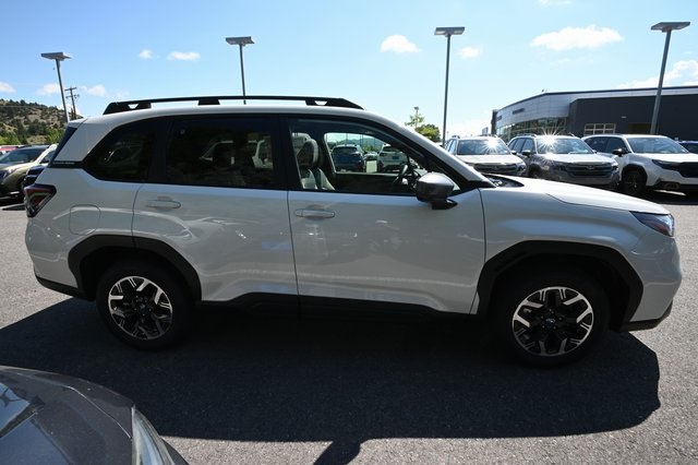 2025 Subaru Forester Premium Base photo 6