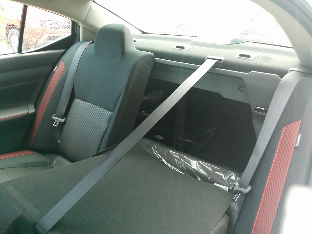 2025 Nissan Versa SR photo 23