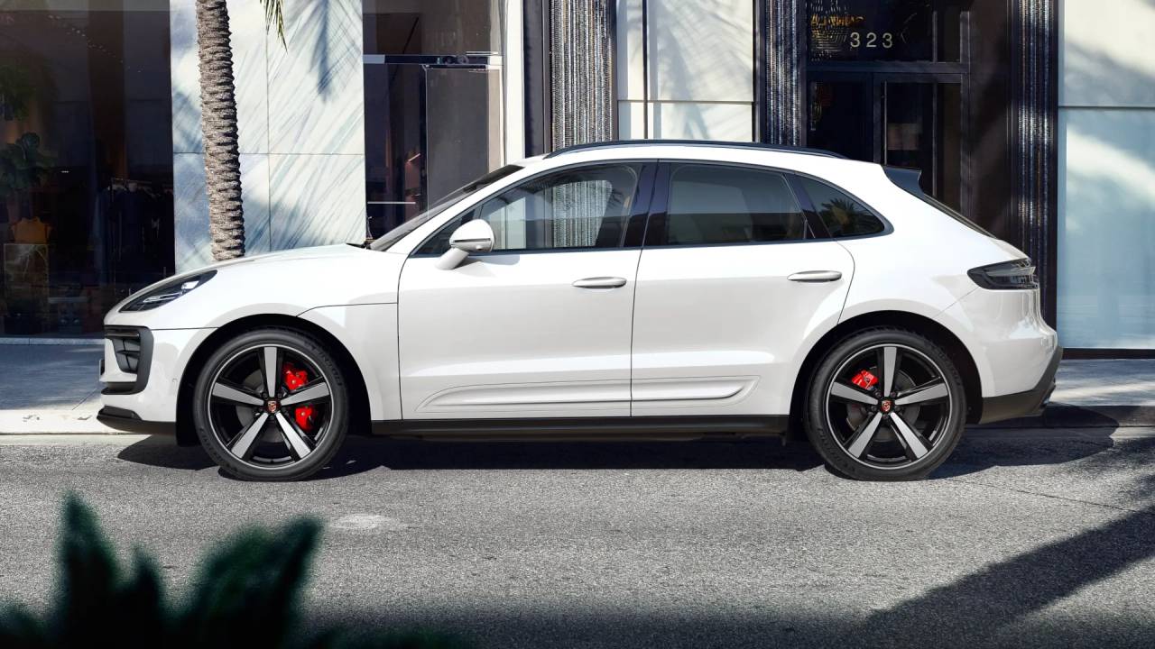 2025 Porsche Macan S photo 2