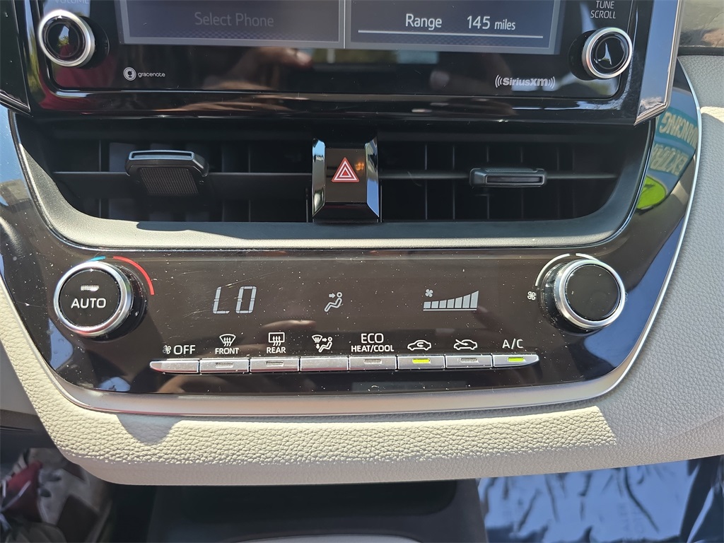 2022 Toyota Corolla LE photo 25