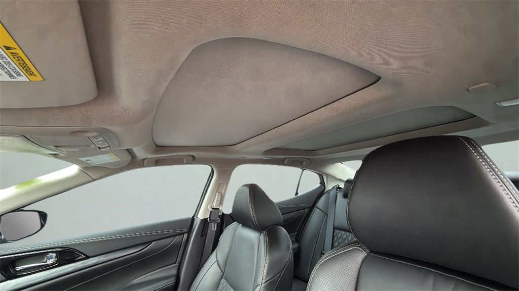 2023 Nissan Maxima Platinum photo 10