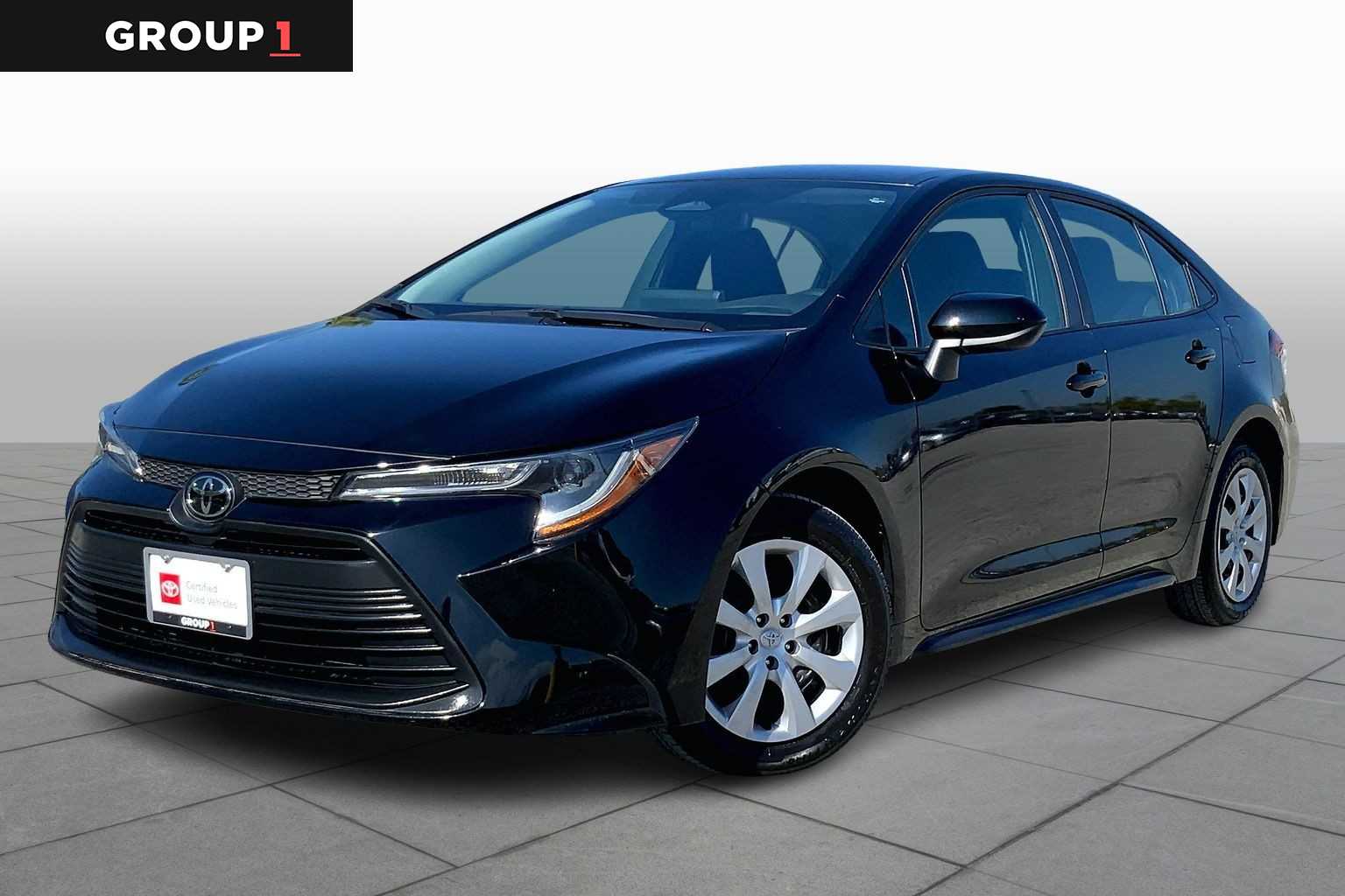 2024 Toyota Corolla LE's photo
