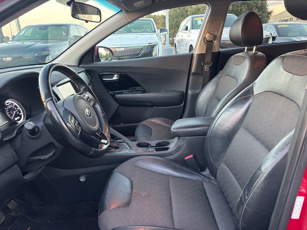 2017 Kia Niro EX photo 4
