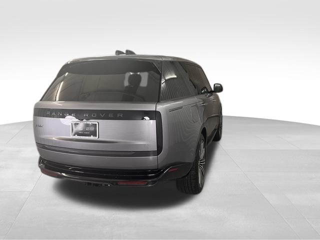 2024 Land Rover Range Rover SE photo 4