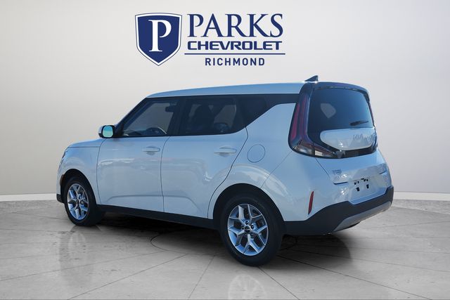 2024 Kia Soul LX photo 3